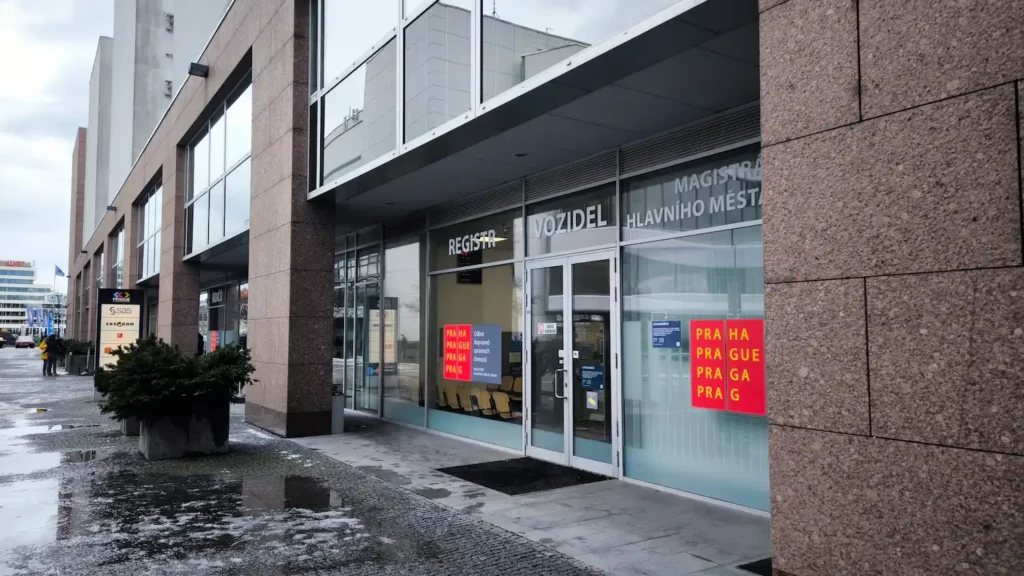 Registr vozidel na Pankráci - Magistrát Hl. města Prahy - Praha 4 - vstup do budovy registru - SPZ služby